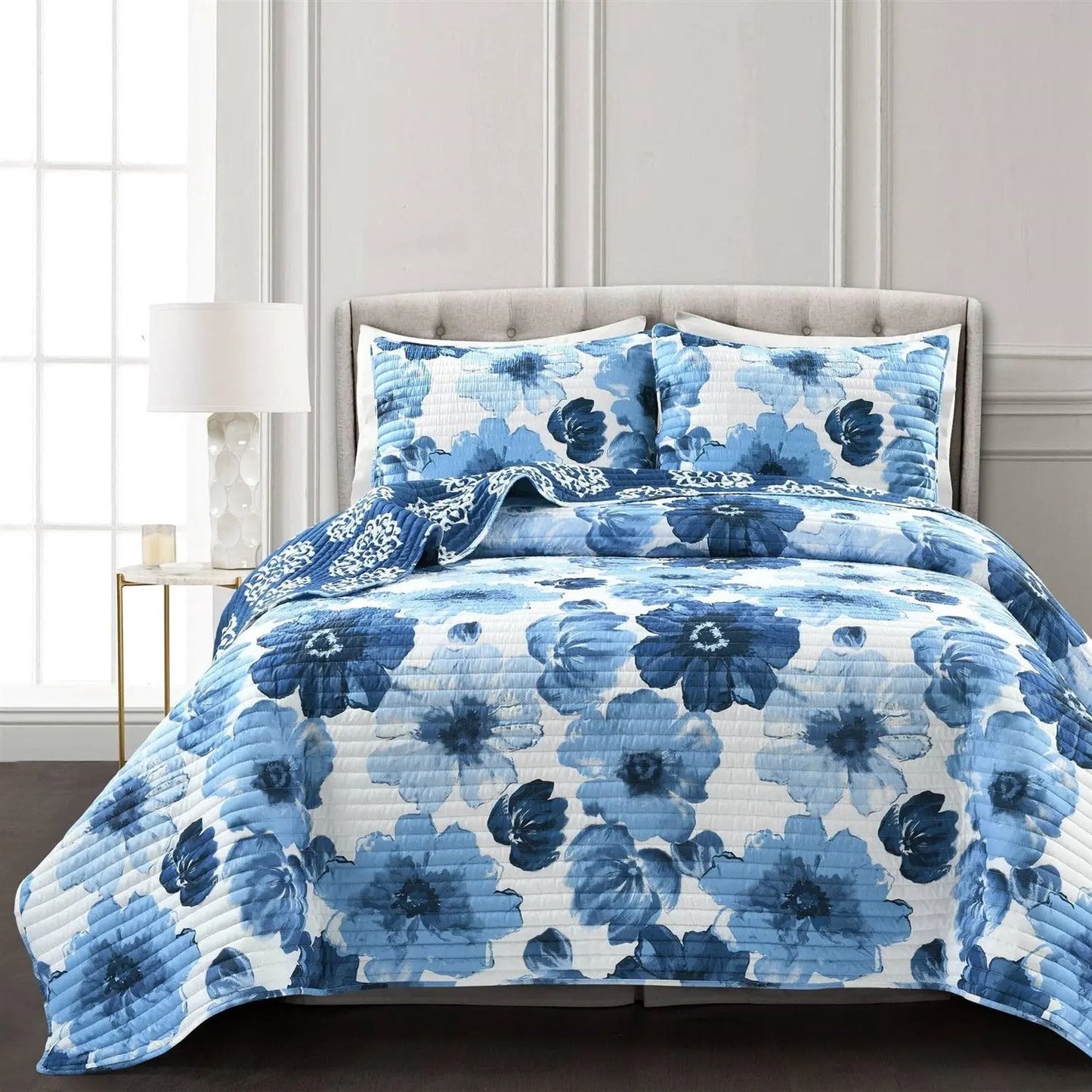 King size Blue Flowers Lightweight Polyester Microfiber Quilt Set FastFurnishings