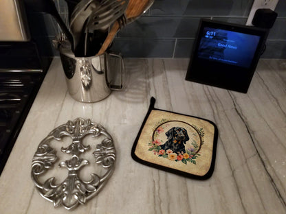 Black and Tan Coonhound and Flowers Pair of Pot Holders Caroline's Treasures