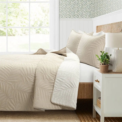 Full/Queen Lightweight Fern Leaf Reversible 3-PC White Beige Cotton Quilt Set FastFurnishings