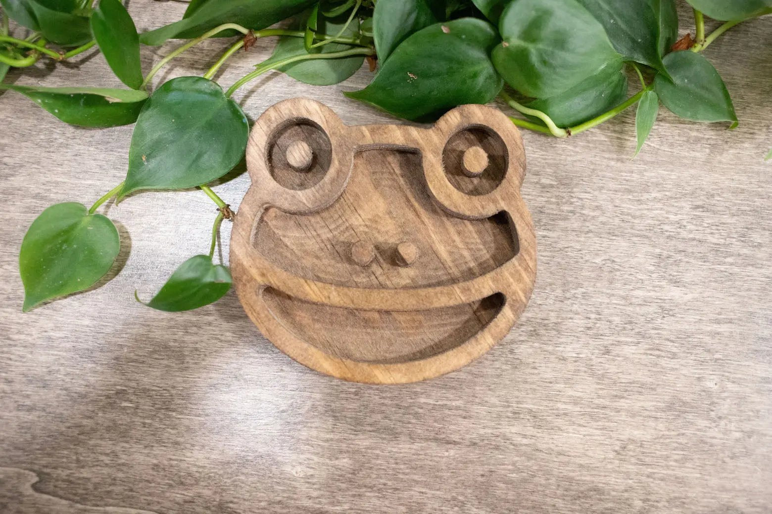 Heart Carved Catch All Tray, Change Tray-2